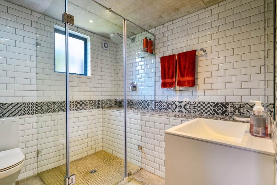 6 Bedroom Property for Sale in Kenridge Heights Western Cape